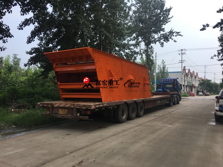 4YK振動(dòng)篩運(yùn)送中